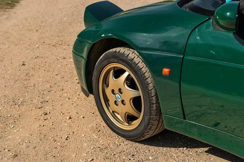 Image 26/50 of Lotus Elan (1991)