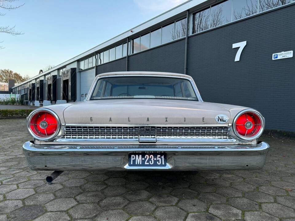 Image 2/5 of Ford Galaxie 500 XL (1963)