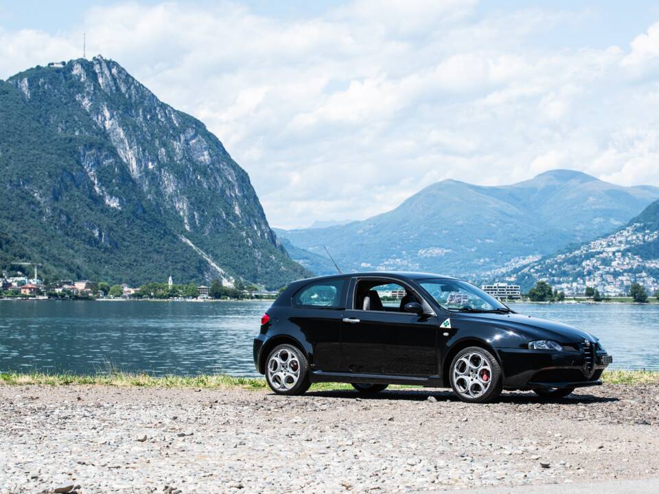 Imagen 2/45 de Alfa Romeo 147 3.2 GTA (2003)