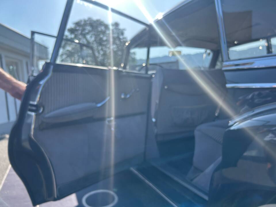 Bild 15/58 von Mercedes-Benz 300 d (1958)