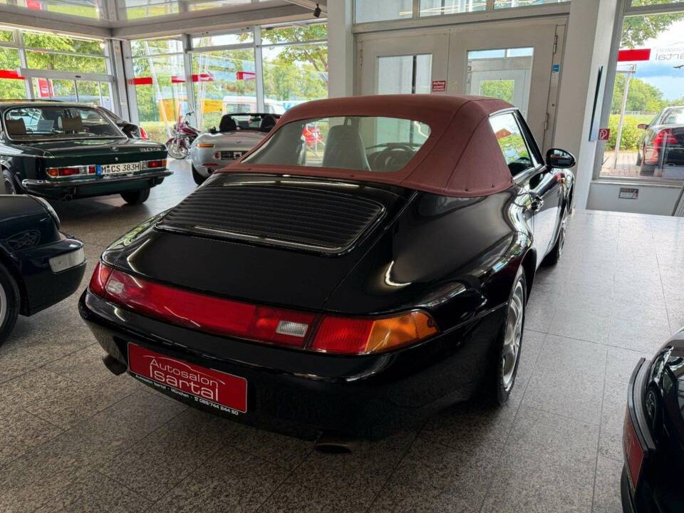 Image 35/39 of Porsche 911 Carrera (1997)