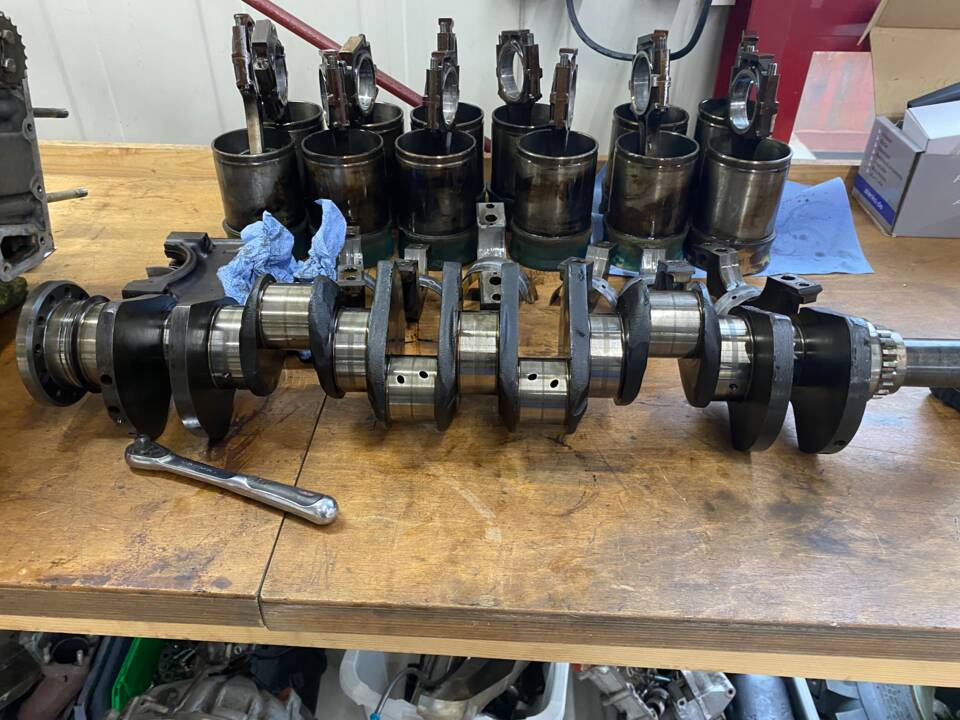 Image 18/74 de Jaguar Type E V12 (1973)