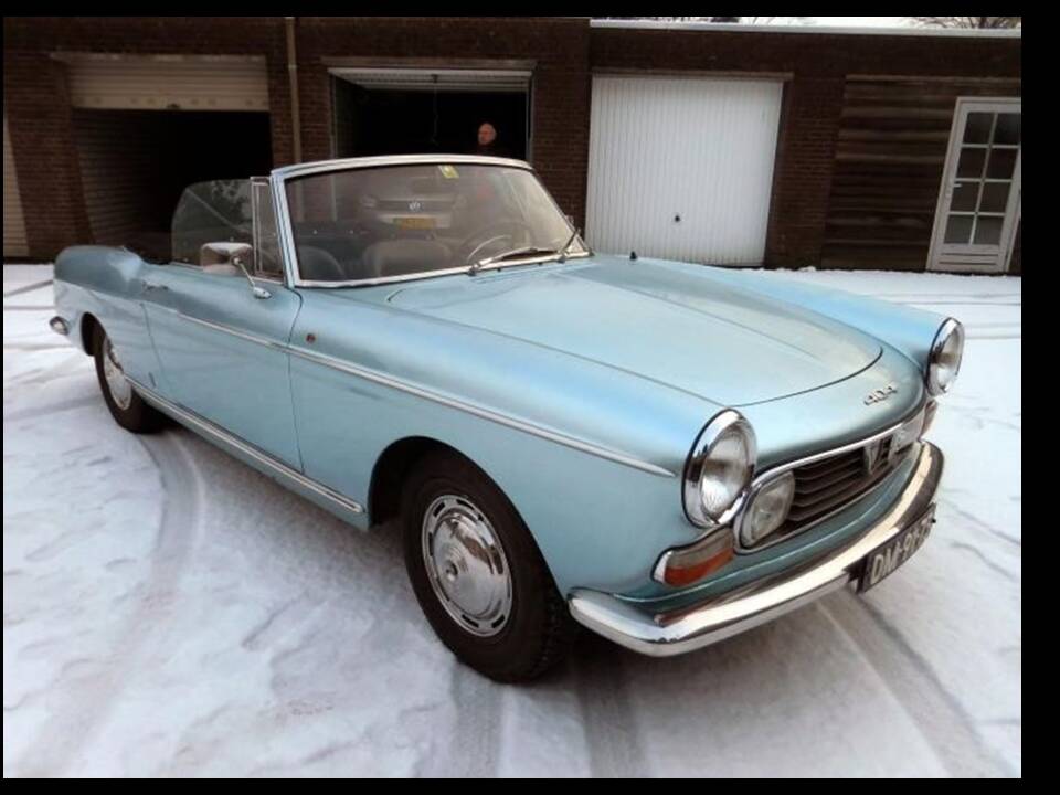 Image 2/9 of Peugeot 404 Injection (1968)