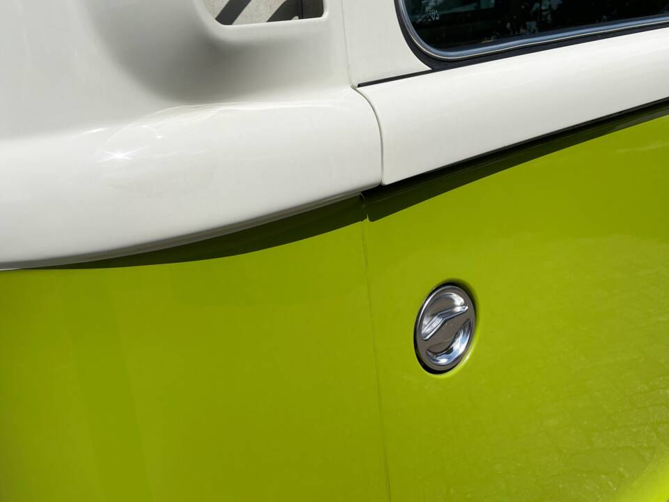 Image 17/73 of Volkswagen T2b Kombi (1978)