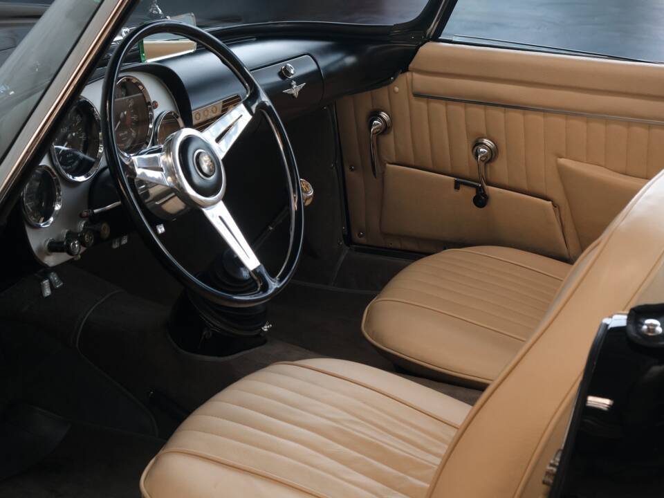 Image 49/50 of Alfa Romeo 2000 Spider (1959)