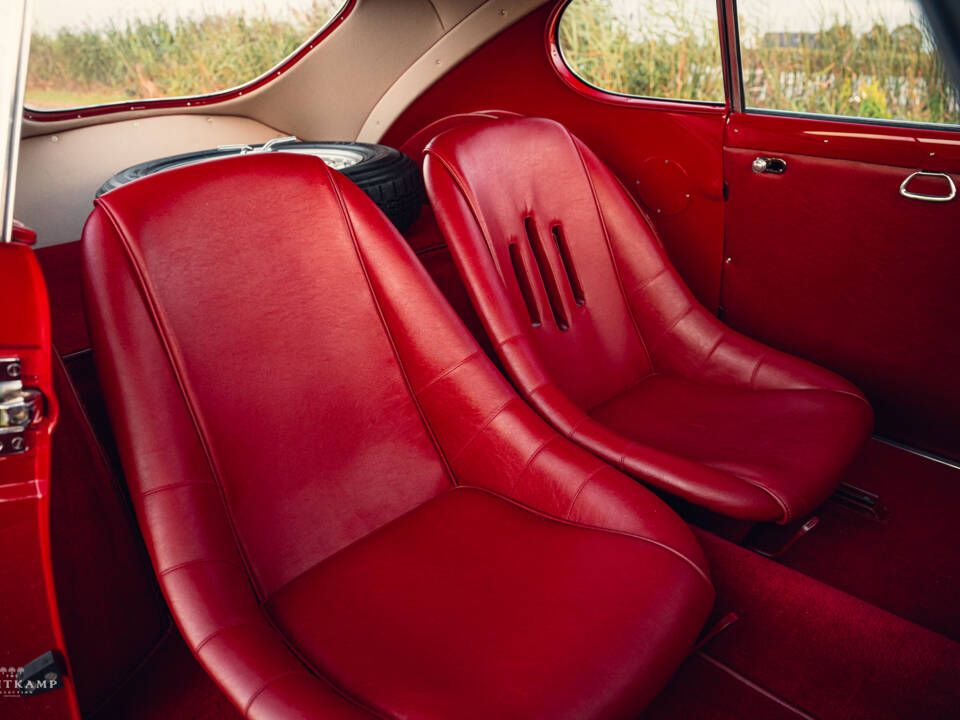 Bild 15/19 von FIAT 8V (1953)