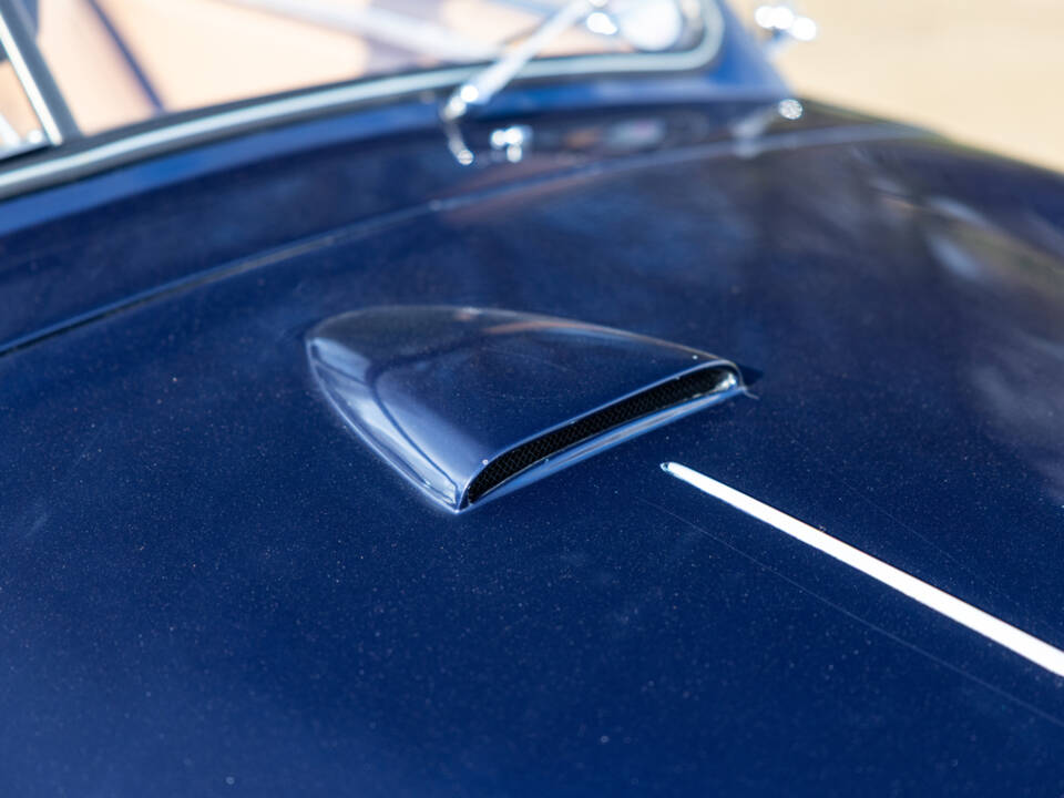 Image 26/50 of Aston Martin DB 2&#x2F;4 Mk I Vantage Convertible (1953)