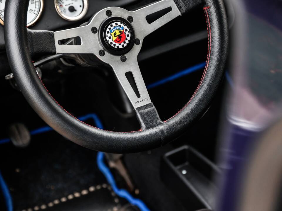 Image 15/45 of FIAT 500 L (1972)