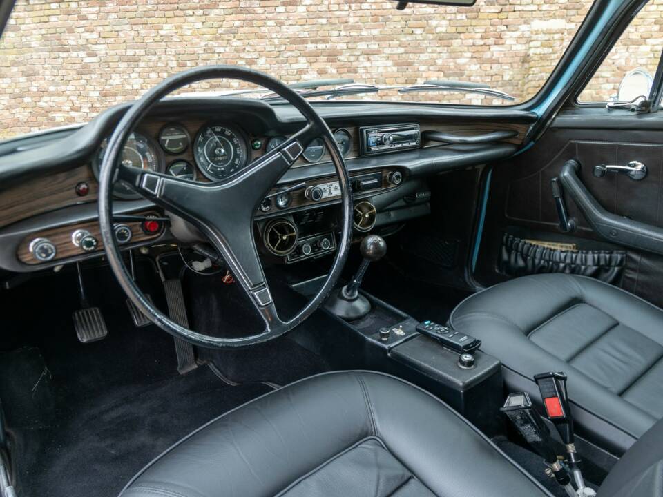 Image 41/50 of Volvo 1800 ES (1972)