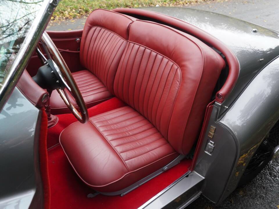 Image 10/19 of Jaguar XK 120 OTS (1952)