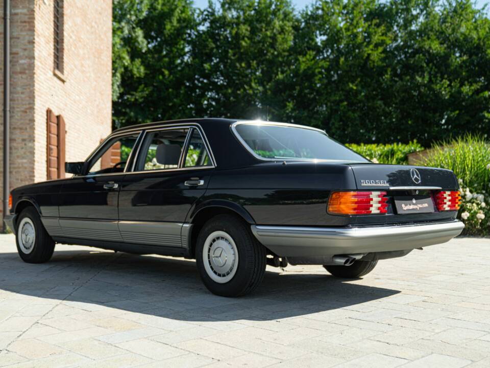 Image 7/50 of Mercedes-Benz 500 SEL (1985)