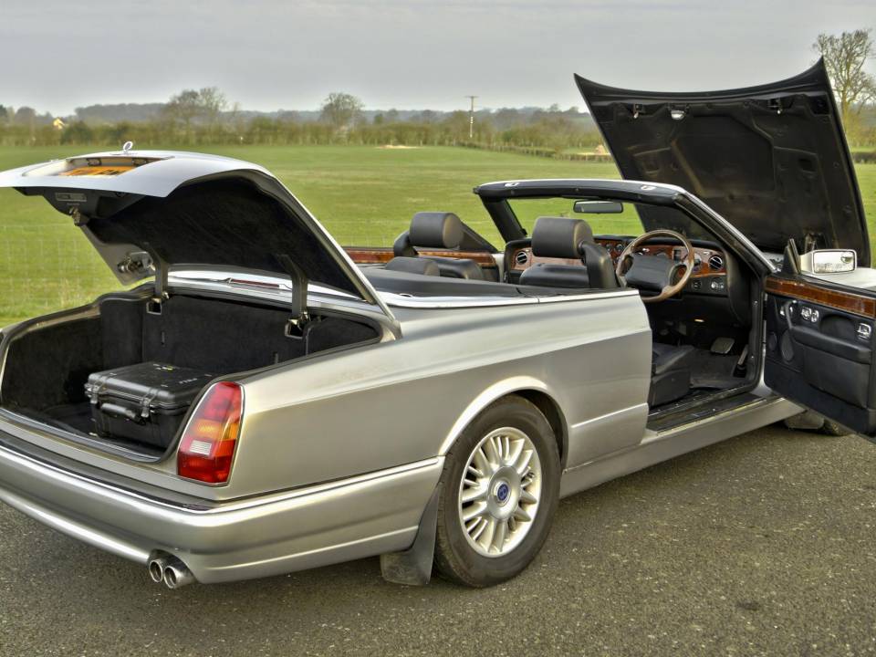 Image 22/50 of Bentley Azure (1999)