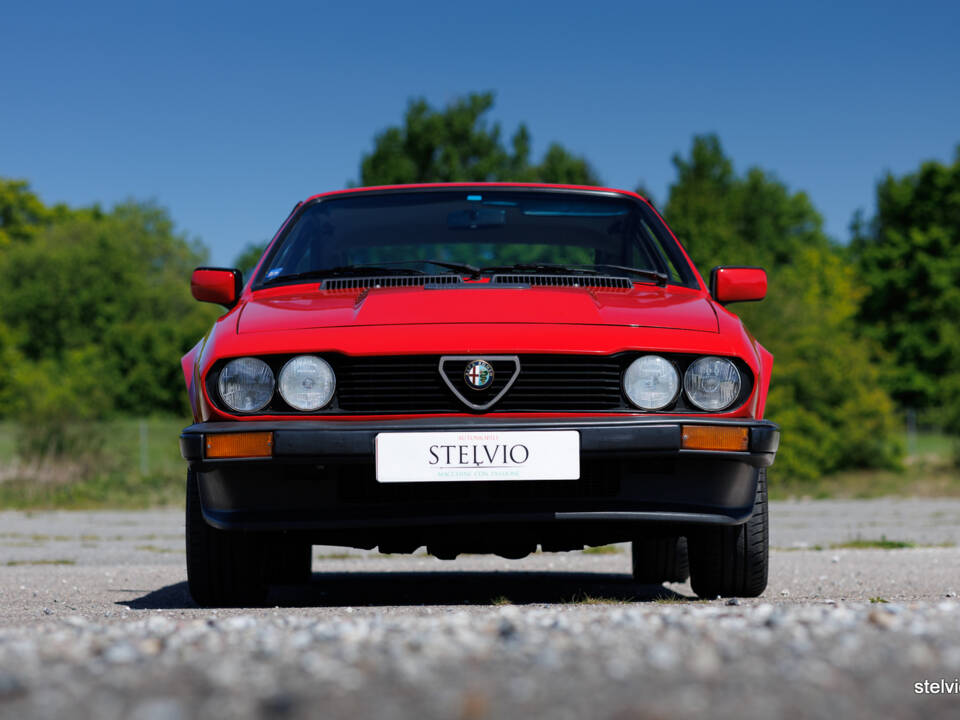 Imagen 14/36 de Alfa Romeo GTV 6 2.5 (1986)