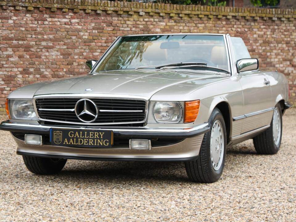 Image 32/50 de Mercedes-Benz 560 SL (1988)