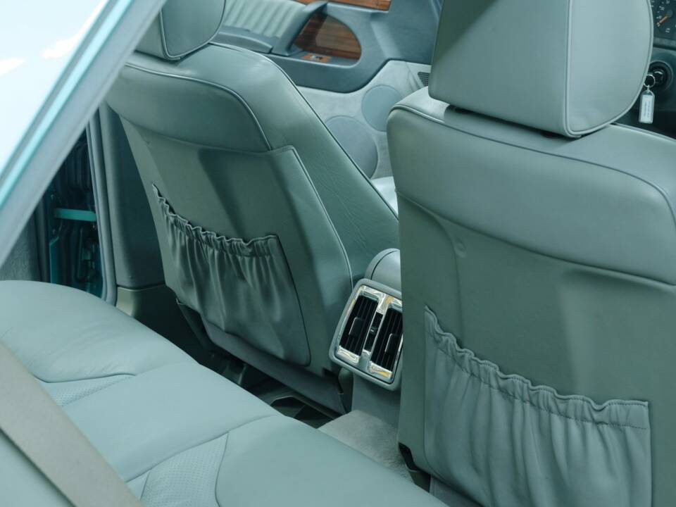 Bild 47/50 von Mercedes-Benz 300 SE (1991)