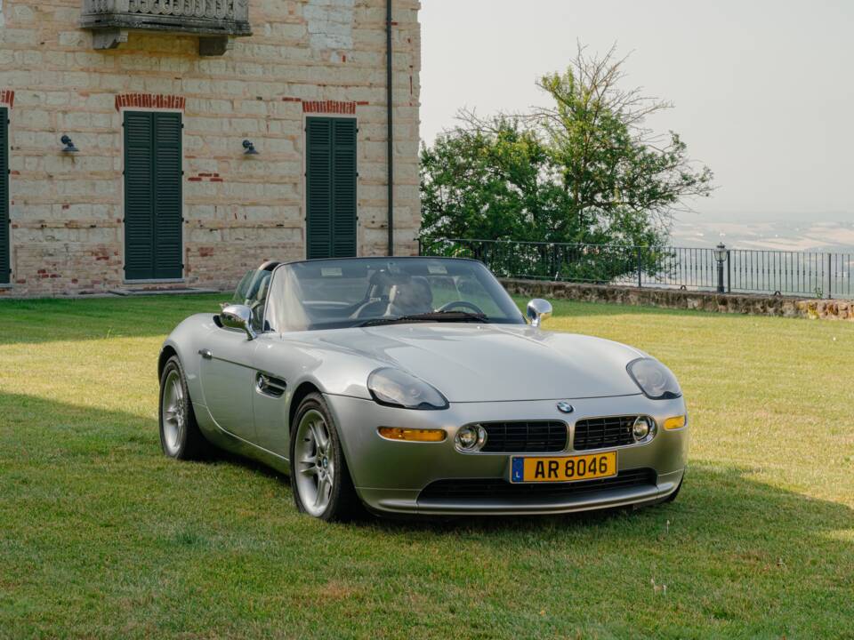 Image 83/185 of BMW Z8 (2001)