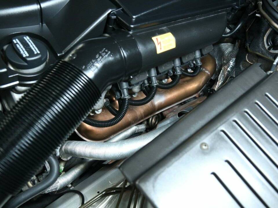 Image 42/49 of Mercedes-Benz SL 500 (2001)