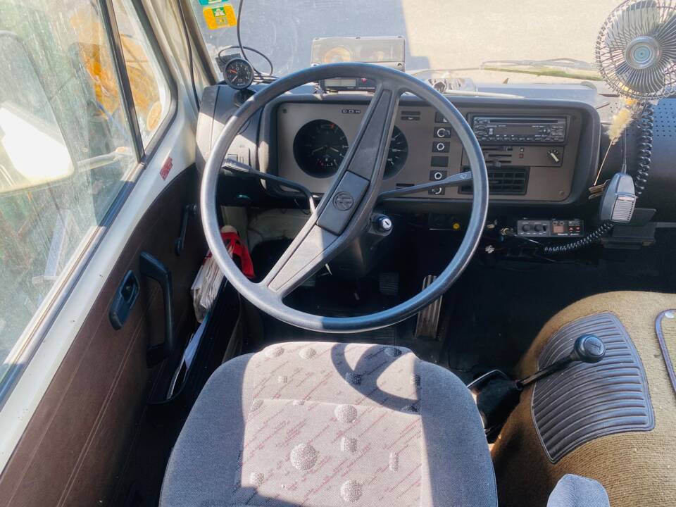 Afbeelding 6/12 van Volkswagen LT 28 Karmann Mobil (1980)
