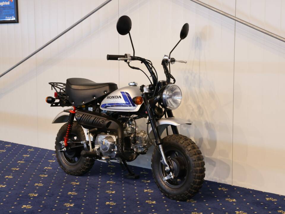 Bild 9/30 von Honda Z 50 Monkey (1900)