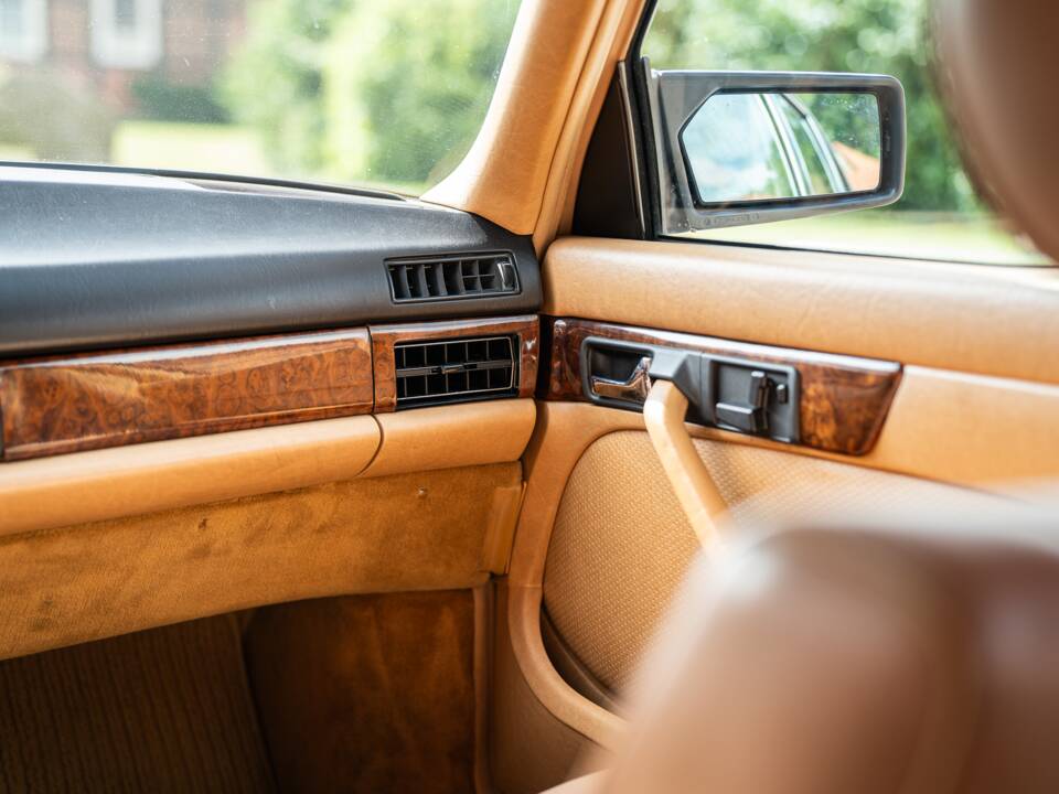 Bild 43/76 von Mercedes-Benz 500 SEL (1985)