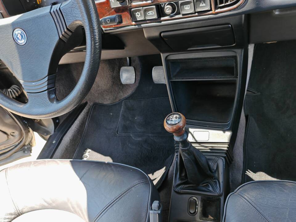 Image 19/25 of Saab 900 Turbo 16V (1992)