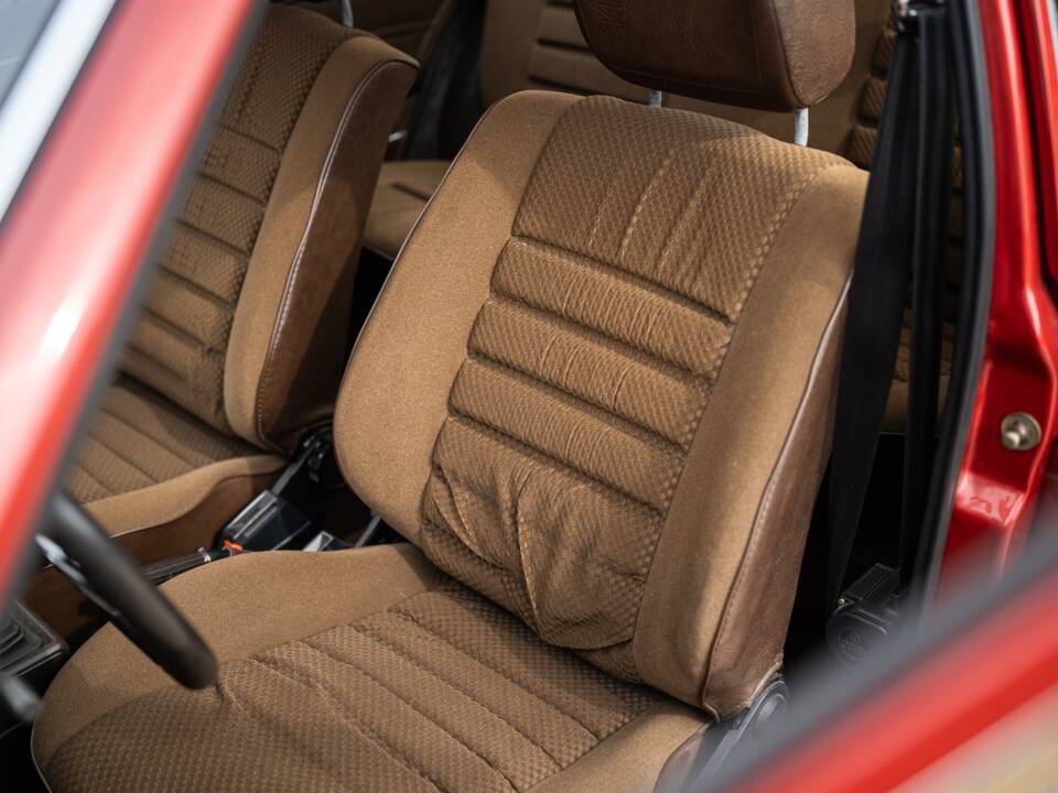 Image 21/75 of Volkswagen Passat 1.6 (1978)