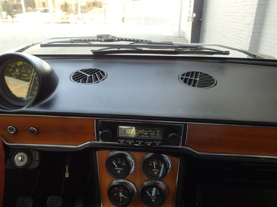 Image 49/99 of Alfa Romeo 1750 Berlina (1970)