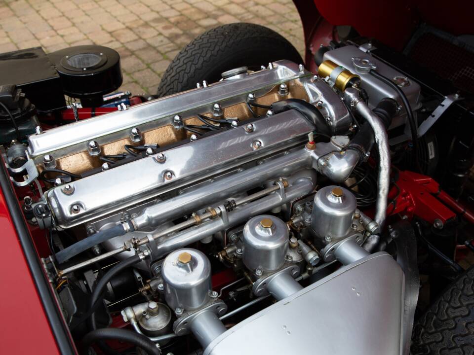 Image 38/50 of Jaguar E-Type 3.8 Flat Floor (1961)