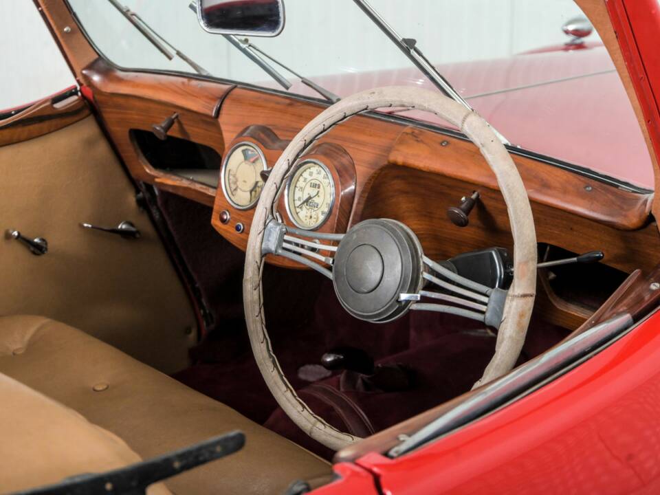 Image 27/50 of Triumph 1800 Roadster (1947)