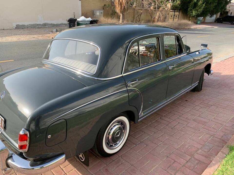 Bild 7/8 von Mercedes-Benz 220 S (1959)