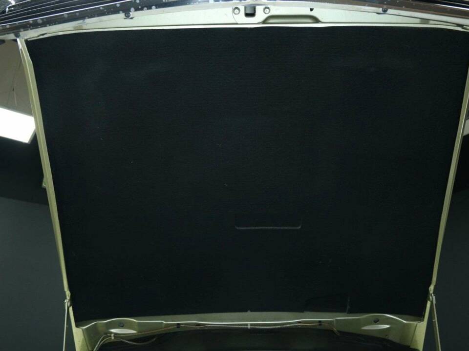 Imagen 32/50 de Mercedes-Benz 380 SL (1984)