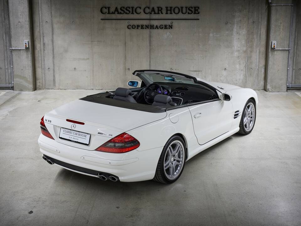 Image 15/99 de Mercedes-Benz SL 55 AMG (2005)