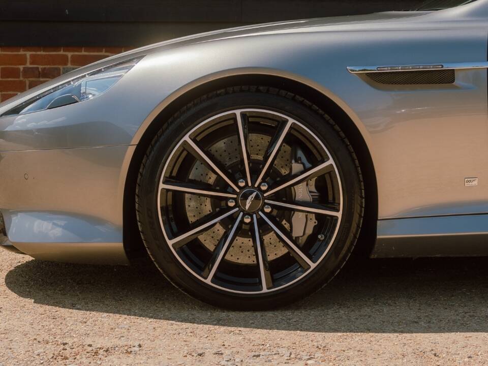 Image 9/96 of Aston Martin DB 9 GT "Bond Edition" (2015)