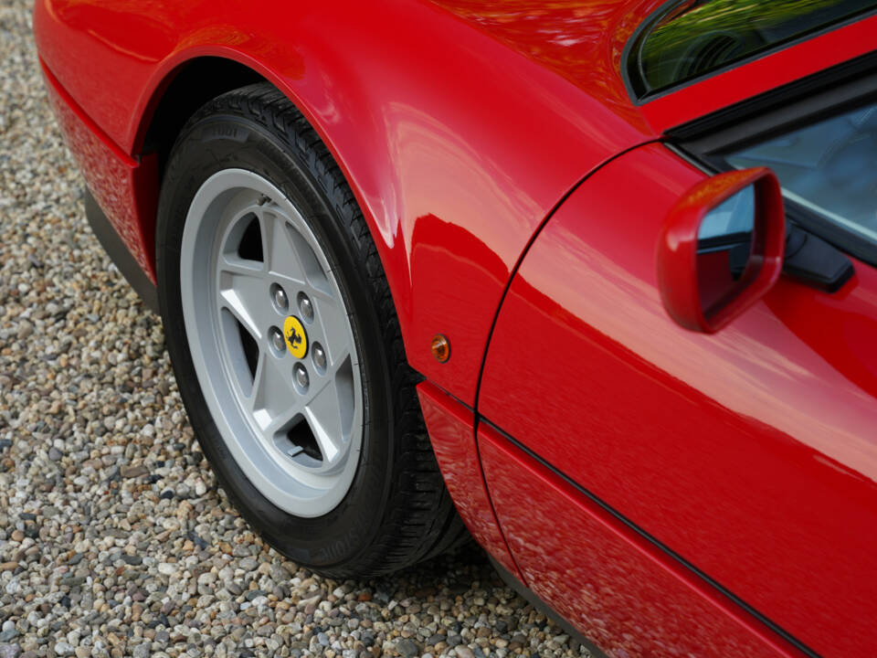 Image 19/50 of Ferrari 328 GTS (1986)