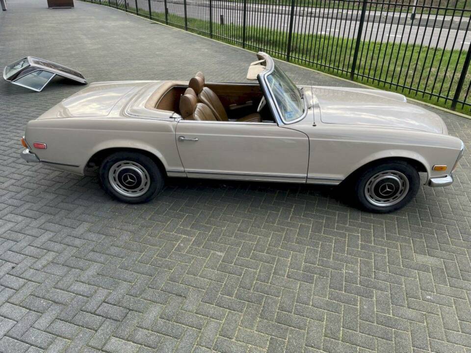 Bild 9/36 von Mercedes-Benz 280 SL (1970)