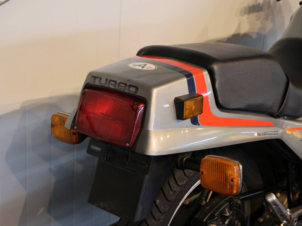 Immagine 4/23 di Suzuki XN85 Turbo (1986)