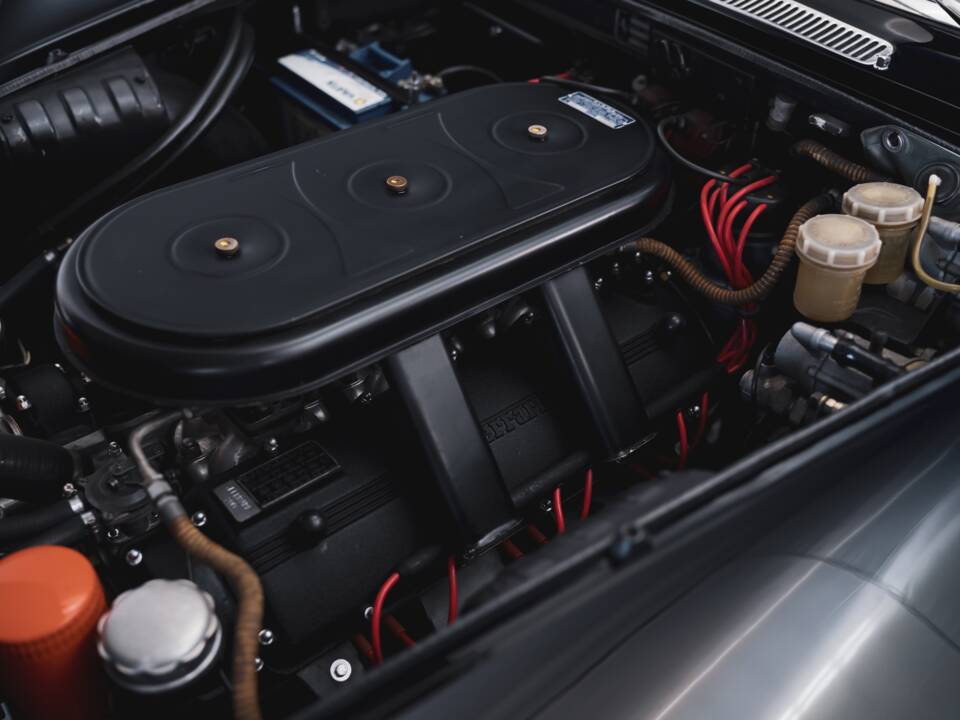 Image 45/100 of Ferrari 330 GT 2+2 (1965)