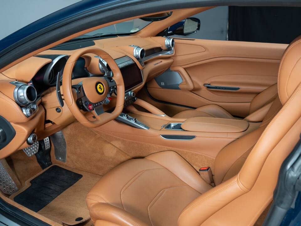 Bild 11/38 von Ferrari GTC4Lusso (2017)