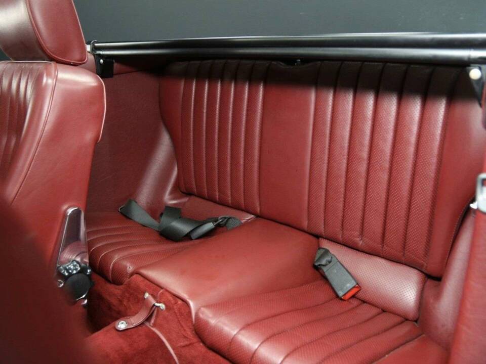 Image 19/30 of Mercedes-Benz 300 SL (1985)