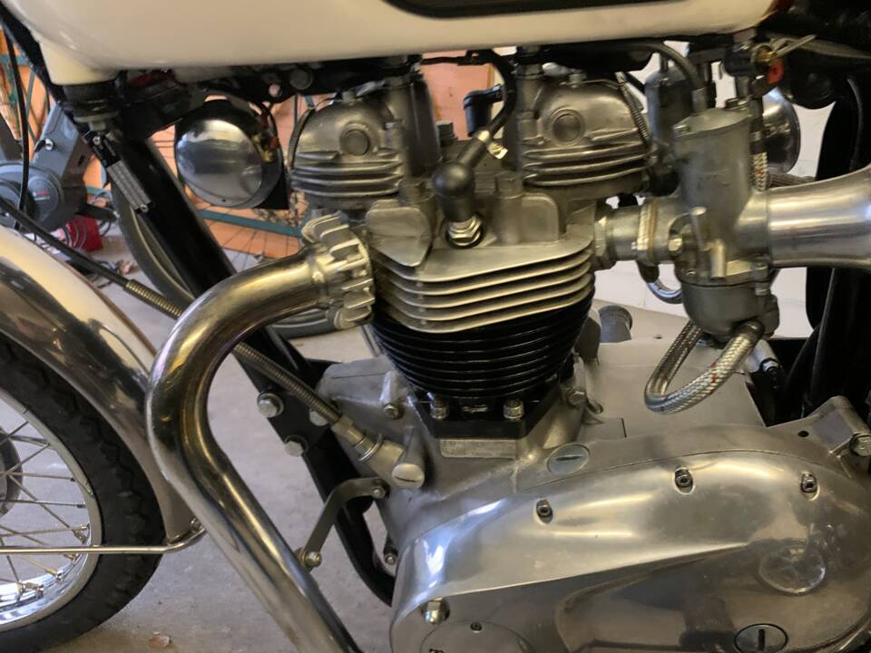 Image 12/15 of Triumph Bonneville T120 (1968)