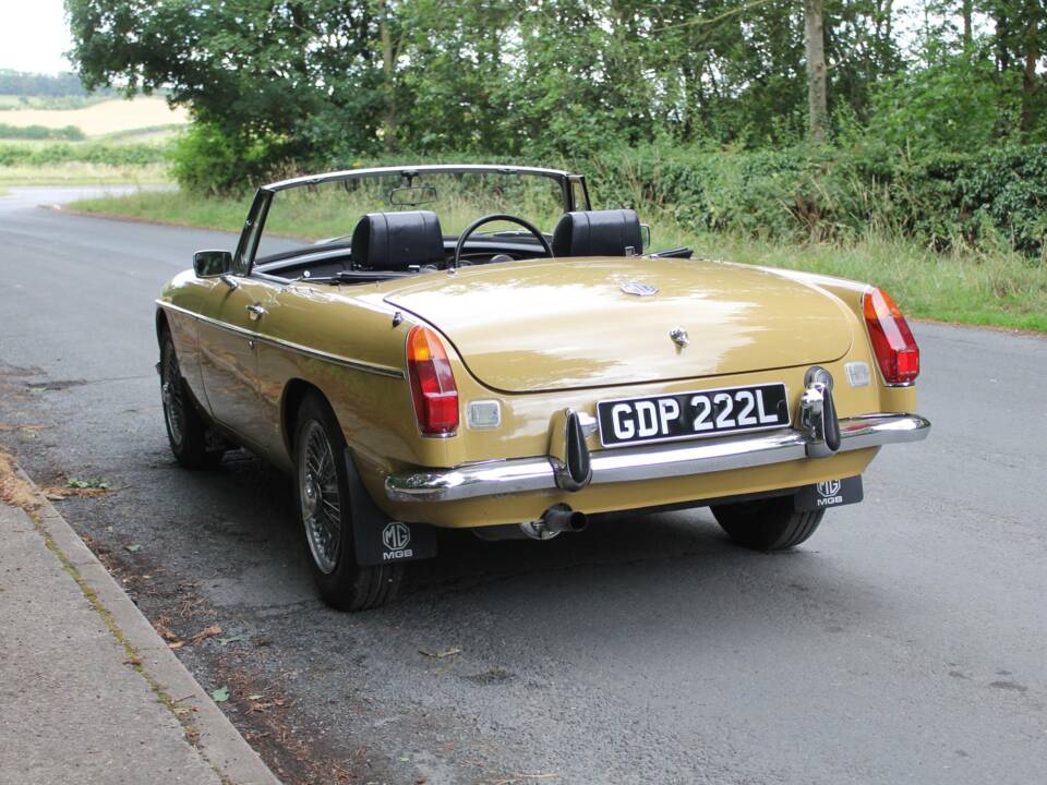 Immagine 4/16 di MG MGB (1972)
