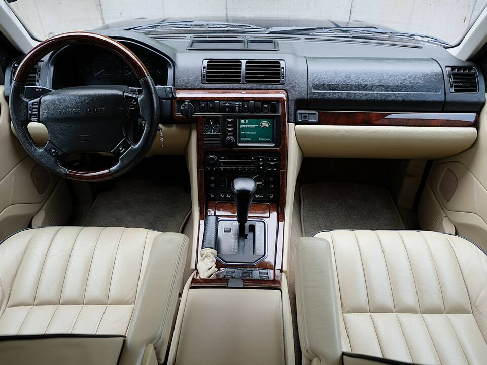 Afbeelding 12/95 van Land Rover Range Rover 4.6 Vogue (2002)