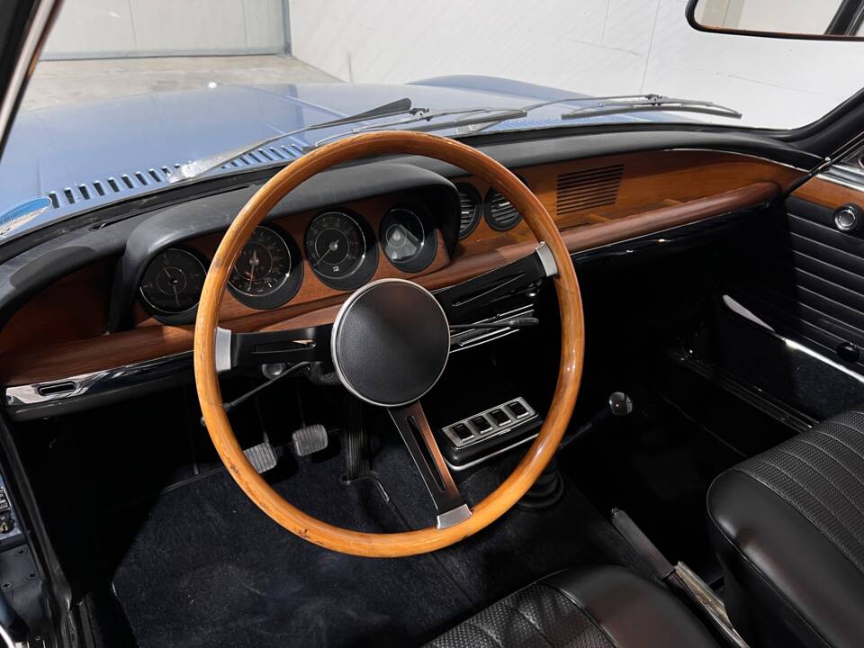 Bild 23/47 von BMW 2000 CS (1969)