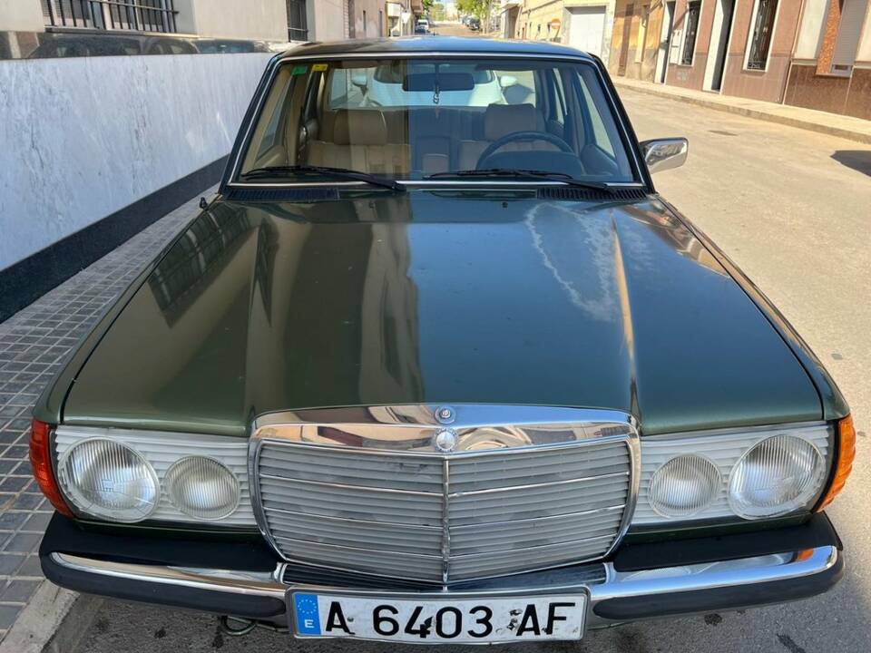 Afbeelding 4/8 van Mercedes-Benz 300 D (1982)