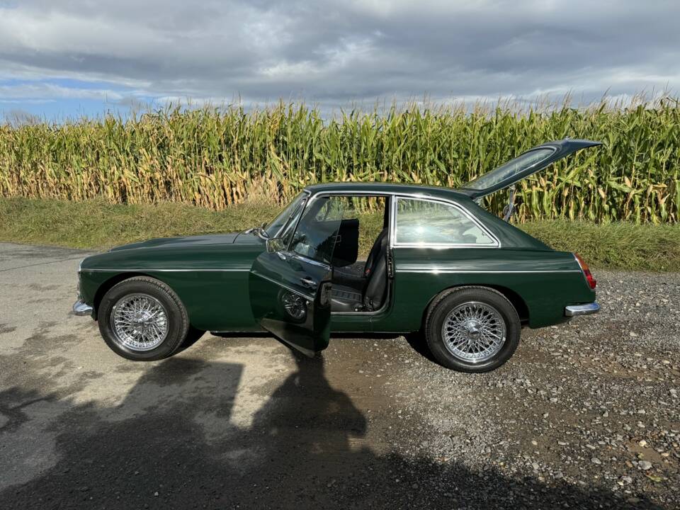 Image 11/50 de MG MGC GT (1969)