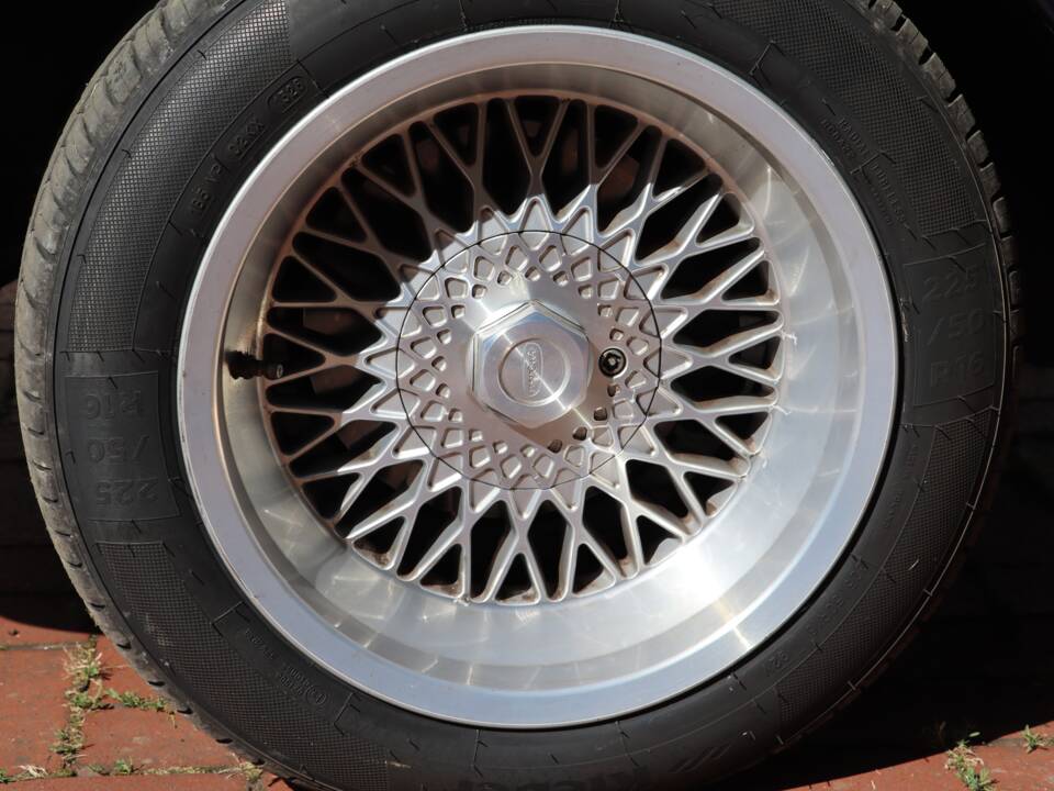 Image 16/57 de Mercedes-Benz 450 SEL 6,9 (1977)