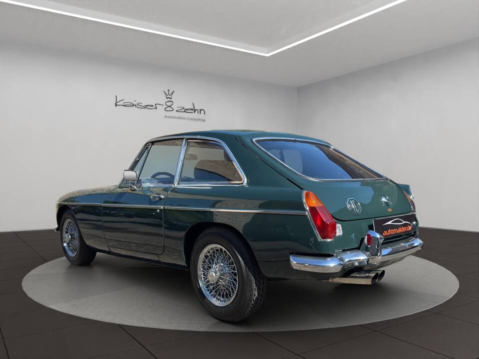 Image 6/23 de MG MGB GT (1972)