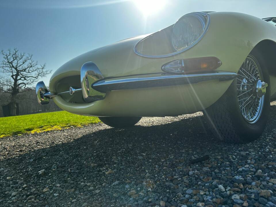 Afbeelding 35/100 van Jaguar E-Type (1968)