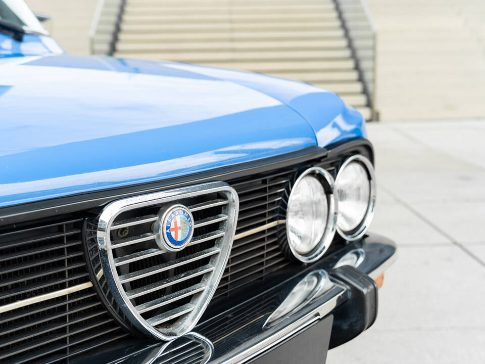 Bild 20/58 von Alfa Romeo Giulia Nuova Super 1600 (1977)