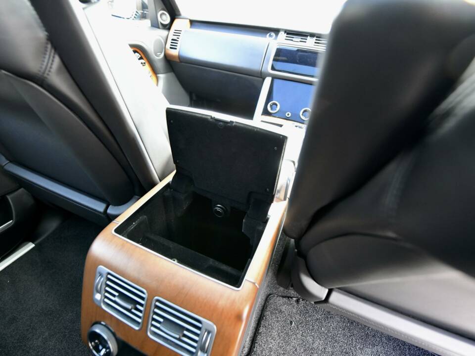 Image 39/50 of Land Rover Range Rover V8 SV Autobiography (2018)